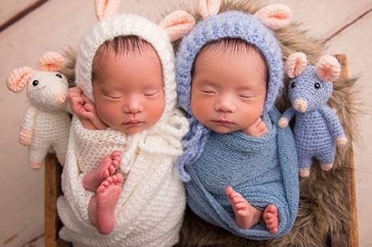 Photo - Twin Babies - Alpha Fertility Centre